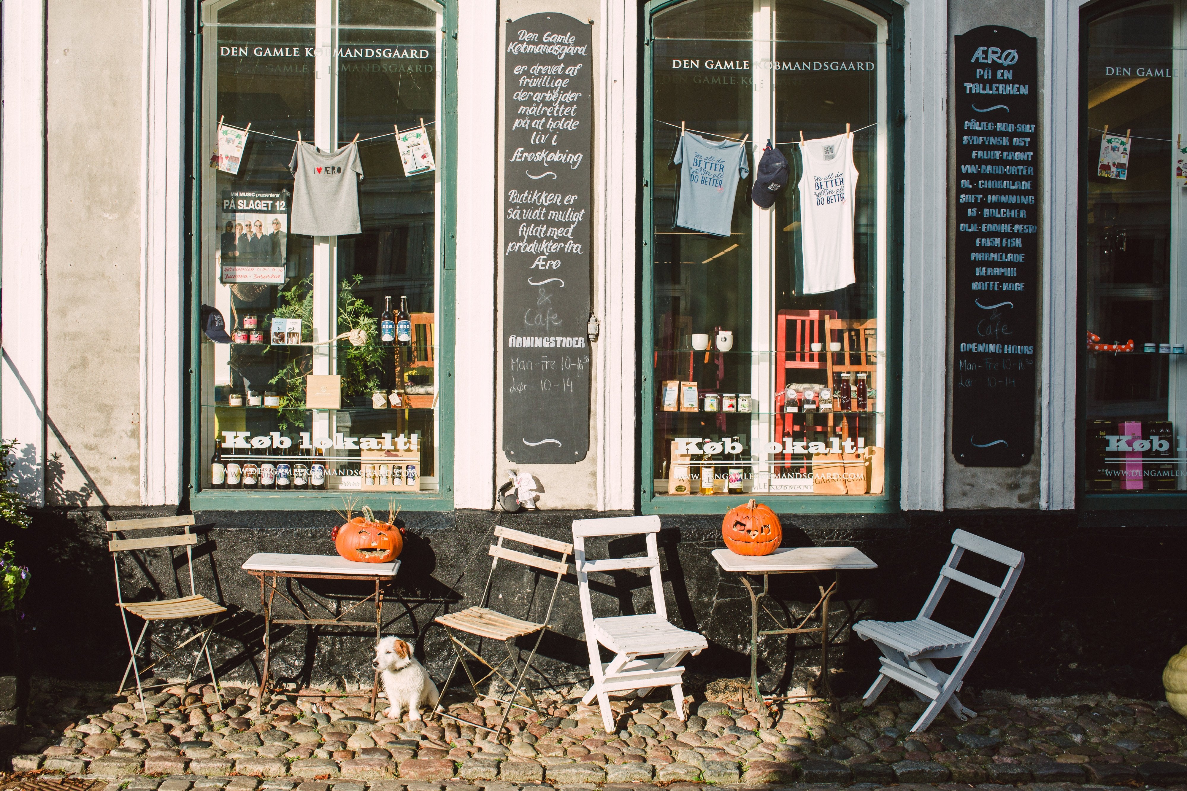 Hoorray - We've decided to go online!